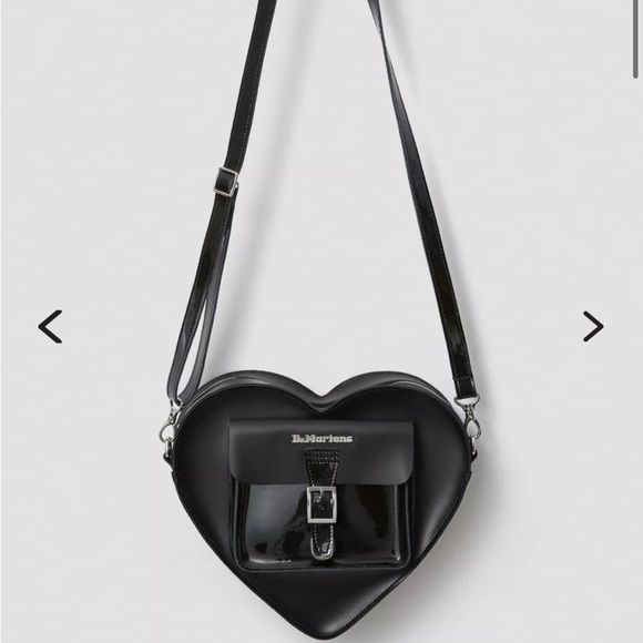 Black Heart-Shaped Kiev Crossbody/Backpack Bag - Picture 4 of 6